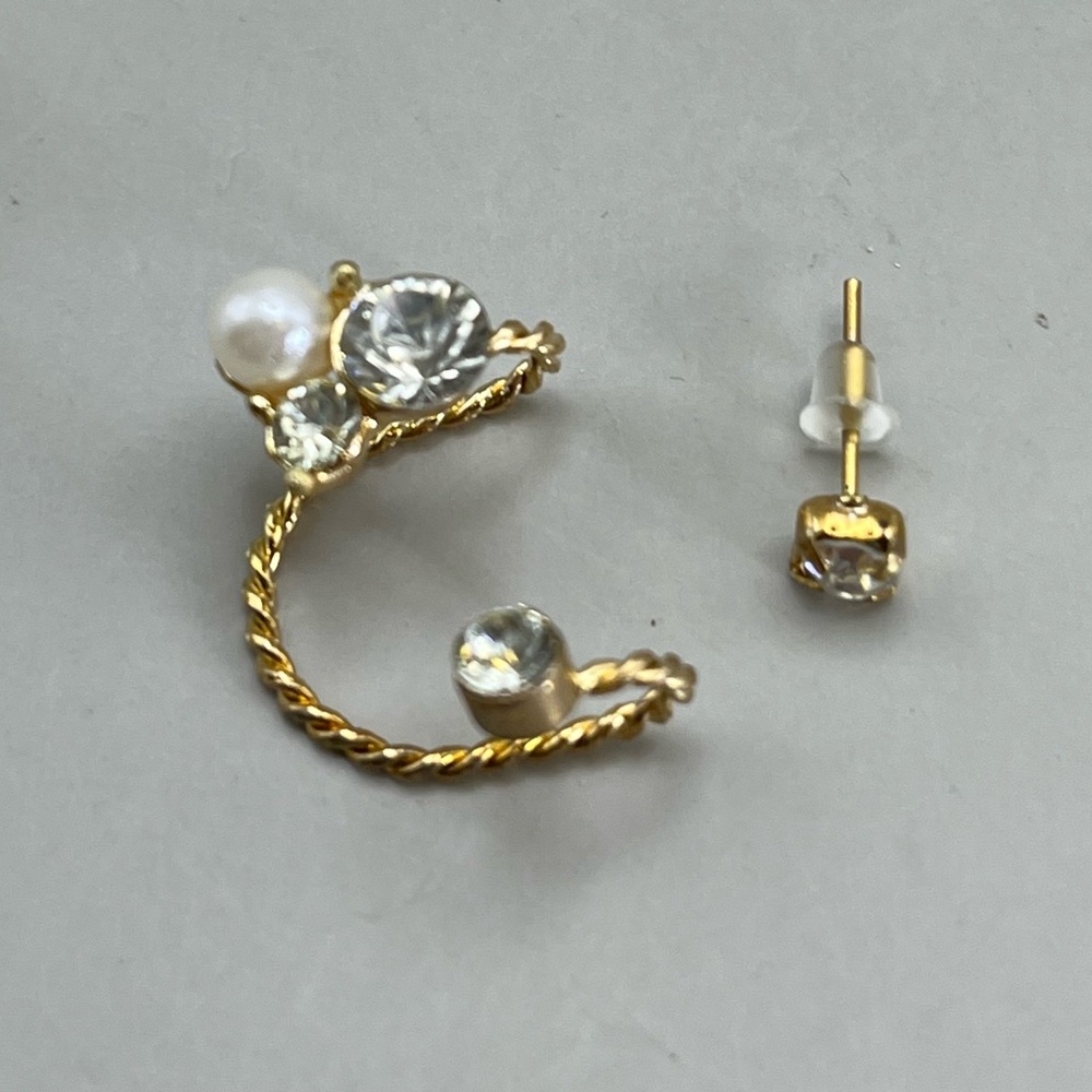 Gold and White Pearl Crystal Earrings